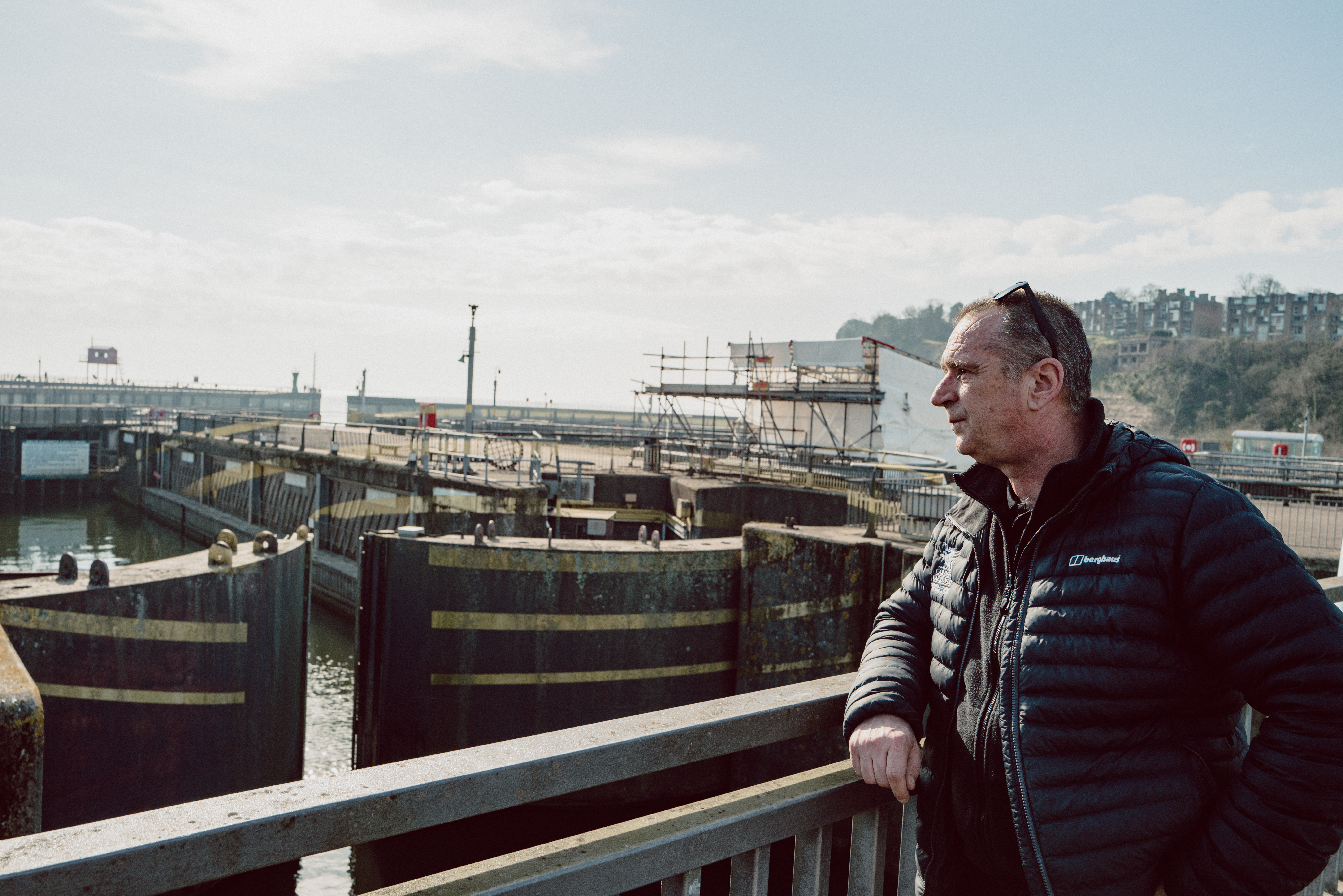 A person on the barrafe